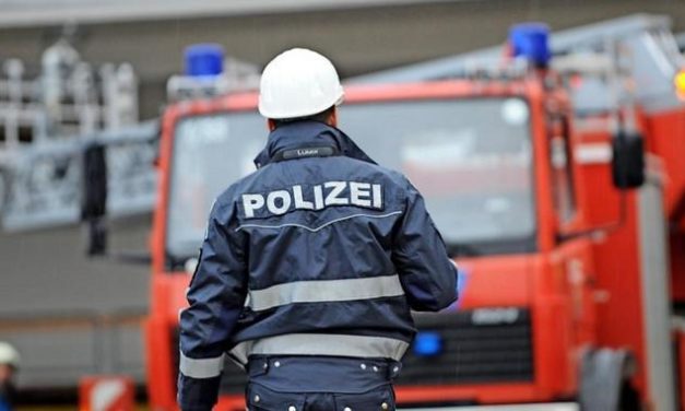 Geschlagen, gebissen, bespuckt: Feuerwehr-Gewerkschaft fordert Polizeischutz an Silvester