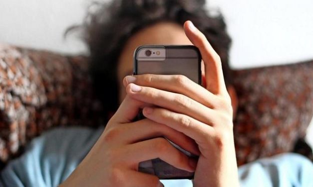 Blaues Licht, Strahlung, Sucht: Macht das Smartphone krank?