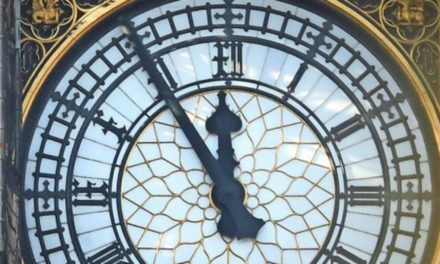 Doomsday Clock: Was hat es mit der Weltuntergangsuhr auf sich?