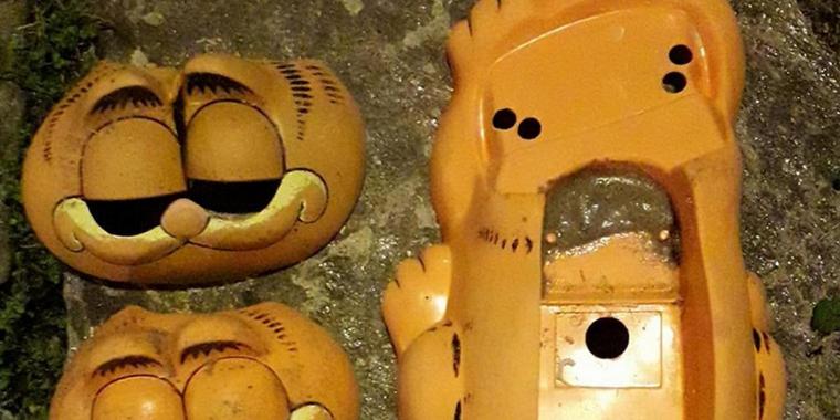 Darum werden seit Jahren Garfield-Telefone in der Bretagne angespült