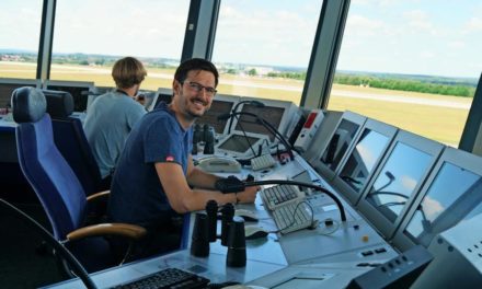 Ausbildung zum Fluglotsen: So spannend ist der Job von Tom Groß