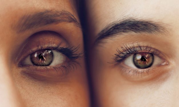 Neuer Trend: TikTok-Influencer malen sich künstliche Augenringe