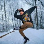 Elladj Baldé: Dieser Eiskunstläufer sprengt Klischees auf Instagram