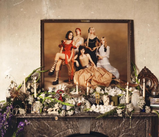 Indierock-Band „The Last Dinner Party”: Baroque-Pop trifft auf David Bowie