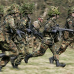 Pro & Contra: Brauchen wir die Wehrpflicht zurück?