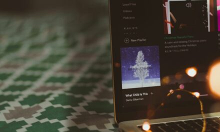 Diese modernen Weihnachtslieder versüßen die Christmas-Playlist